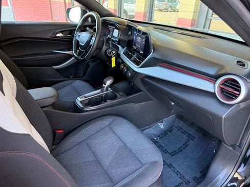 Used 2024 Chevrolet Trax RS image 23