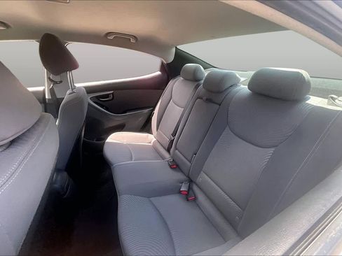 Used 2014 Hyundai Elantra SE w/ Option Group 02 FWD image 18