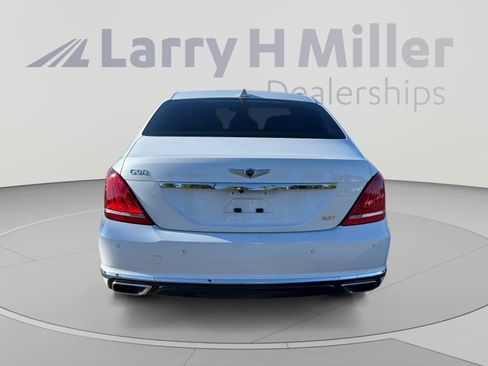 Used 2019 Genesis G90 3.3T Premium RWD image 4