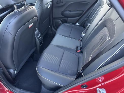 New 2025 Hyundai Venue Limited image 28