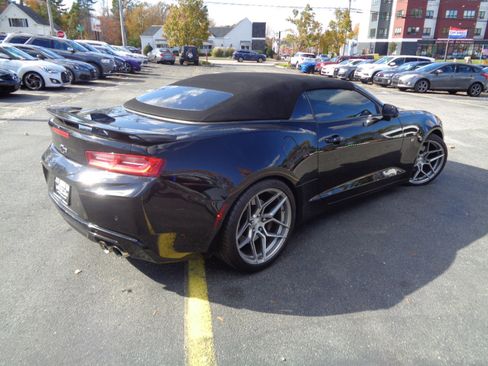 Used 2017 Chevrolet Camaro SS image 2