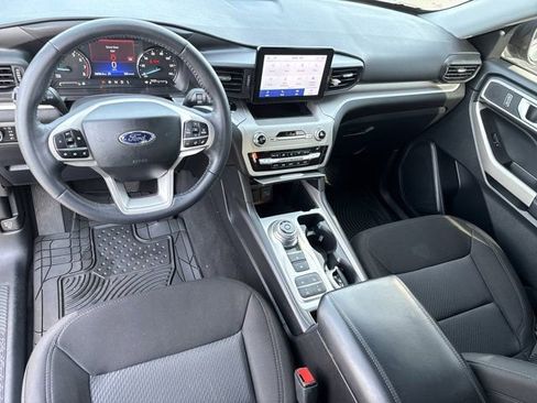 Used 2023 Ford Explorer XLT RWD image 26