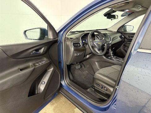 Used 2024 Chevrolet Equinox LT AWD/4WD image 3