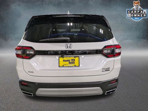 Used 2024 Honda Pilot Touring image 5