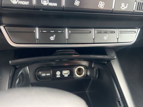 Certified 2019 Kia Sorento LX w/ LX Convenience Package image 55