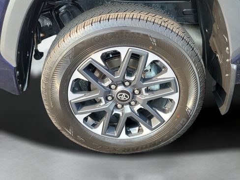 Used 2026 Toyota Tundra Limited w/ Power Package AWD/4WD image 30