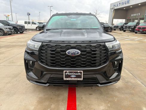 Certified 2025 Ford Explorer ST-Line image 8