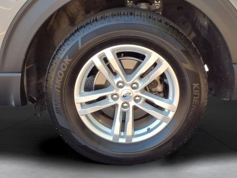 Used 2023 Ford Explorer XLT w/ Class IV Trailer Tow Package AWD/4WD image 7