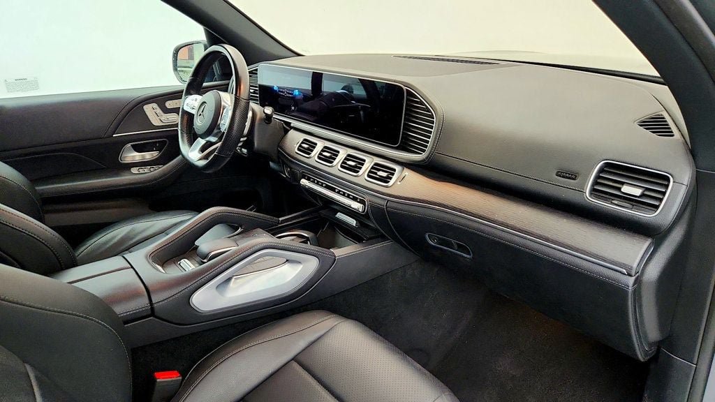 Used 2022 Mercedes-Benz GLS 450 4MATIC image 22