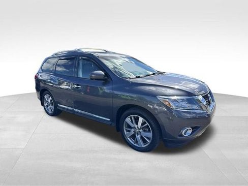 Used 2014 Nissan Pathfinder Platinum w/ Platinum Premium Package AWD/4WD image 3