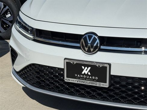 New 2026 Volkswagen Jetta SE image 4