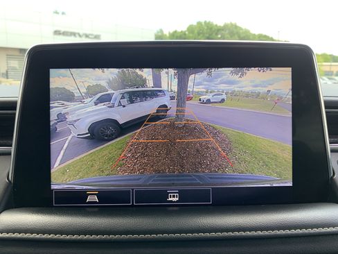 Used 2021 GMC Yukon XL SLT AWD/4WD image 25
