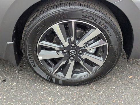 Certified 2025 Nissan Versa SV w/ Trunk Package image 10