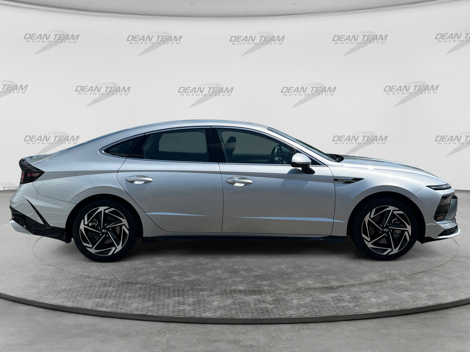 Used 2026 Hyundai Sonata SEL FWD image 8