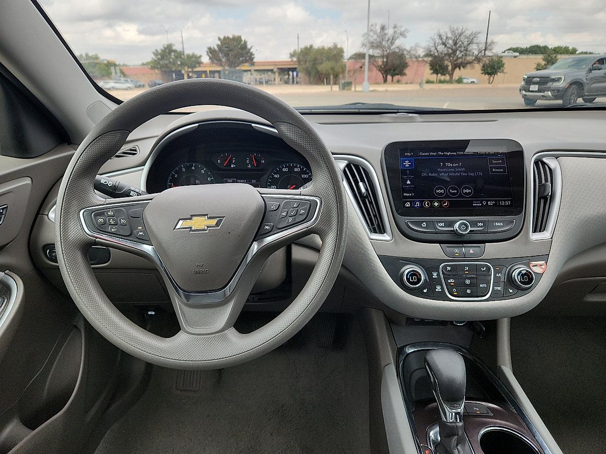 Used 2025 Chevrolet Malibu LT FWD image 8