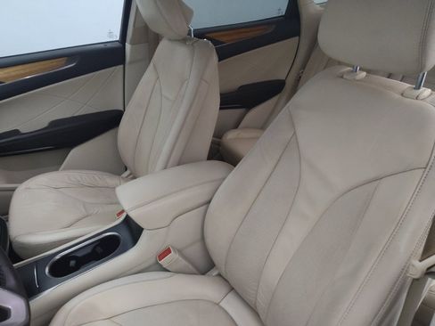 Used 2016 Lincoln MKC Select w/ Select Plus Package FWD image 17