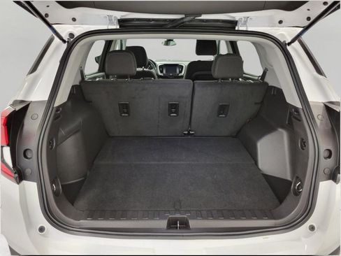 Used 2024 GMC Terrain SLE image 14