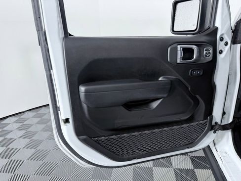 Used 2024 Jeep Wrangler Willys image 9