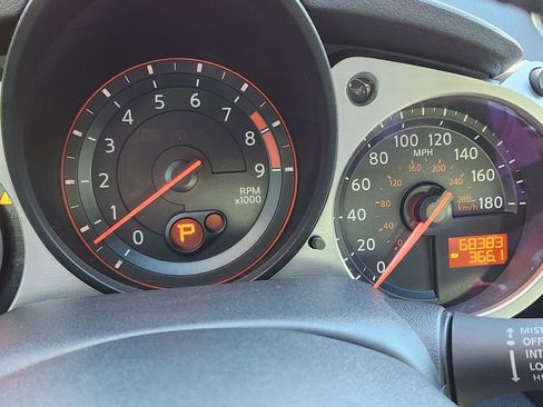 Used 2009 Nissan 370Z Touring w/ Sport Pkg image 10