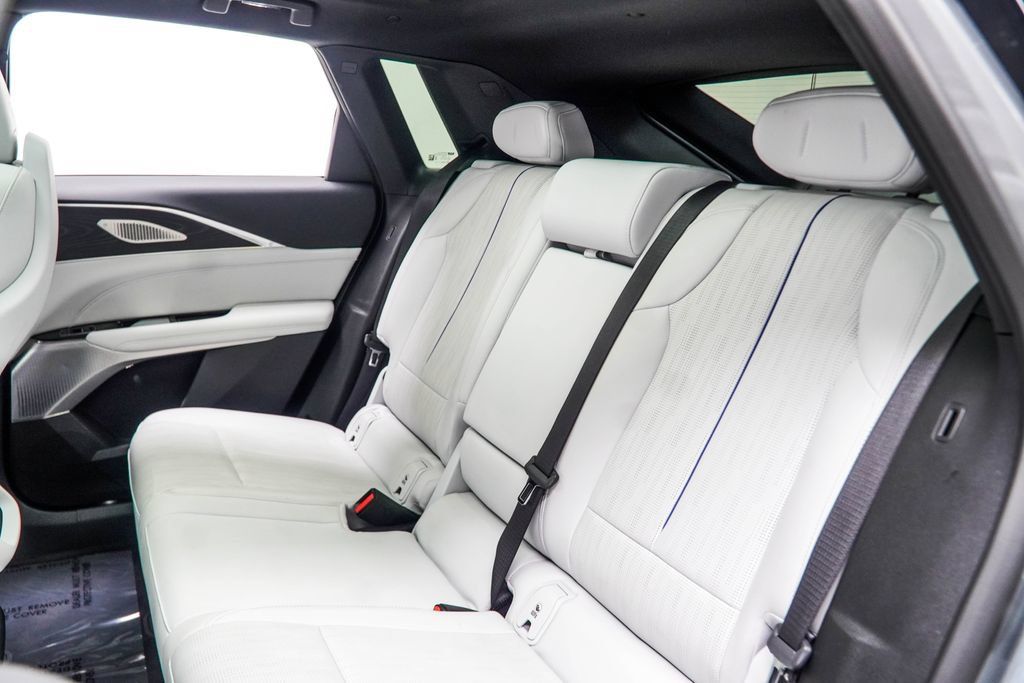 Used 2024 Cadillac Lyriq Sport RWD image 43