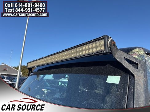 Used 2018 Jeep Wrangler Sahara w/ Connectivity Group image 12