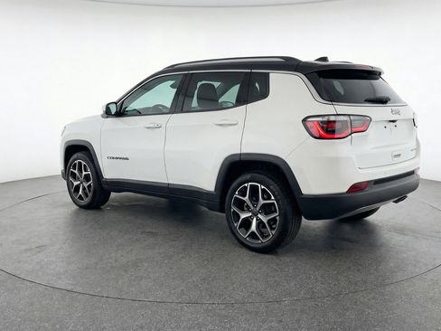 Used 2025 Jeep Compass Limited image 6