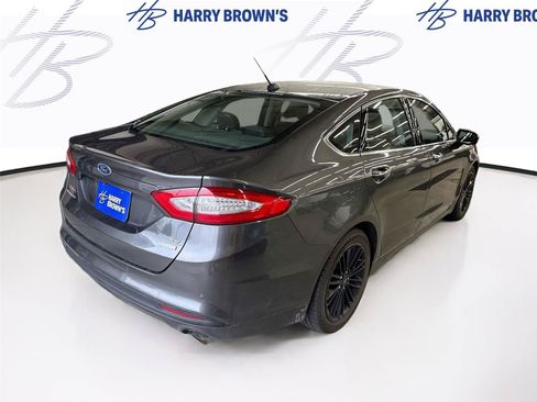 Used 2016 Ford Fusion SE w/ Equipment Group 202A FWD image 10