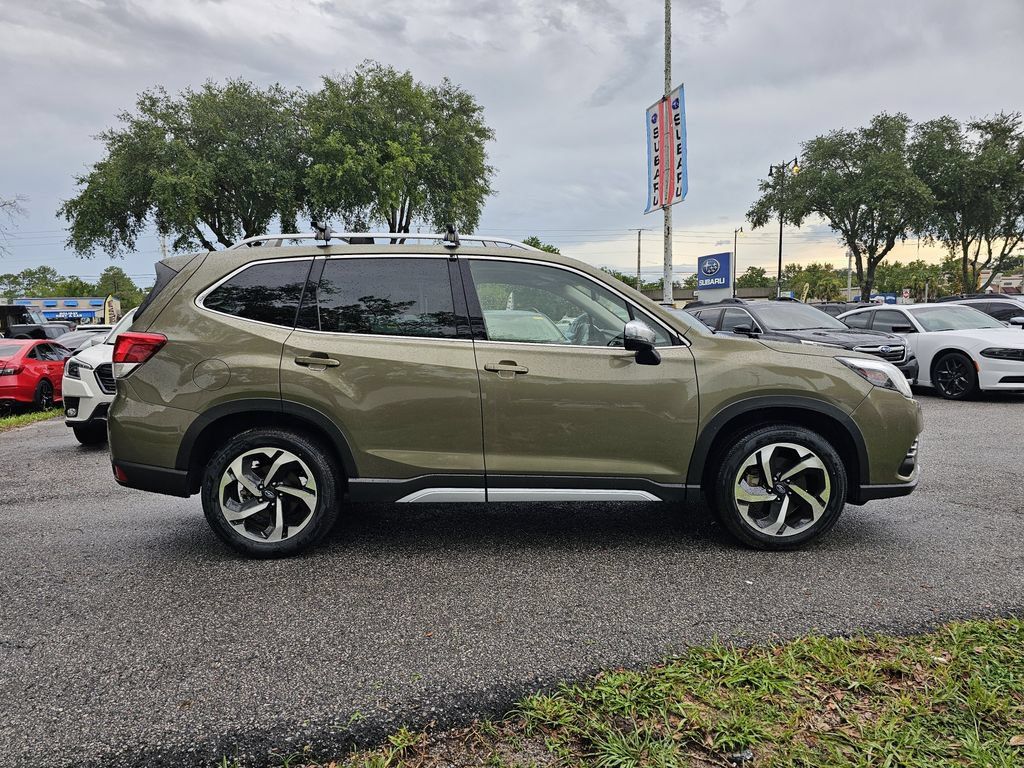 Used 2023 Subaru Forester Touring AWD/4WD image 2