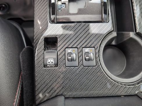 Used 2022 Toyota 4Runner TRD Off-Road Premium image 18