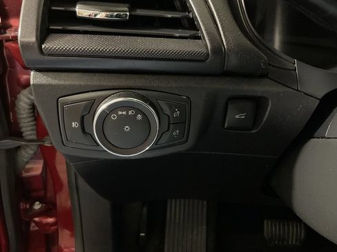 Used 2018 Ford Fusion SE w/ Equipment Group 201A FWD image 29