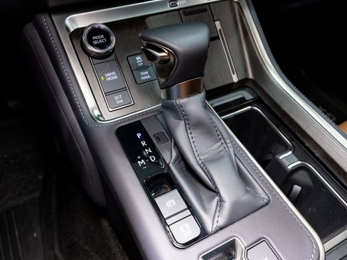 Used 2025 Lexus GX 550 image 26