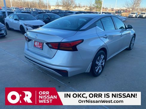 Used 2022 Nissan Altima 2.5 S image 5