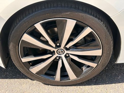 Used 2020 Nissan Altima 2.5 SR FWD image 10