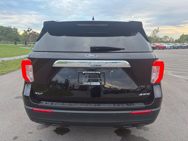 Used 2023 Ford Explorer XLT AWD/4WD image 8