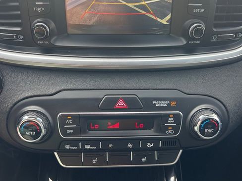 Used 2020 Kia Sorento EX image 19