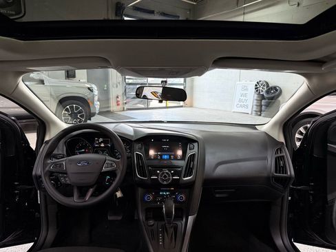 Used 2018 Ford Focus SEL w/ SEL Plus Black Pack image 24