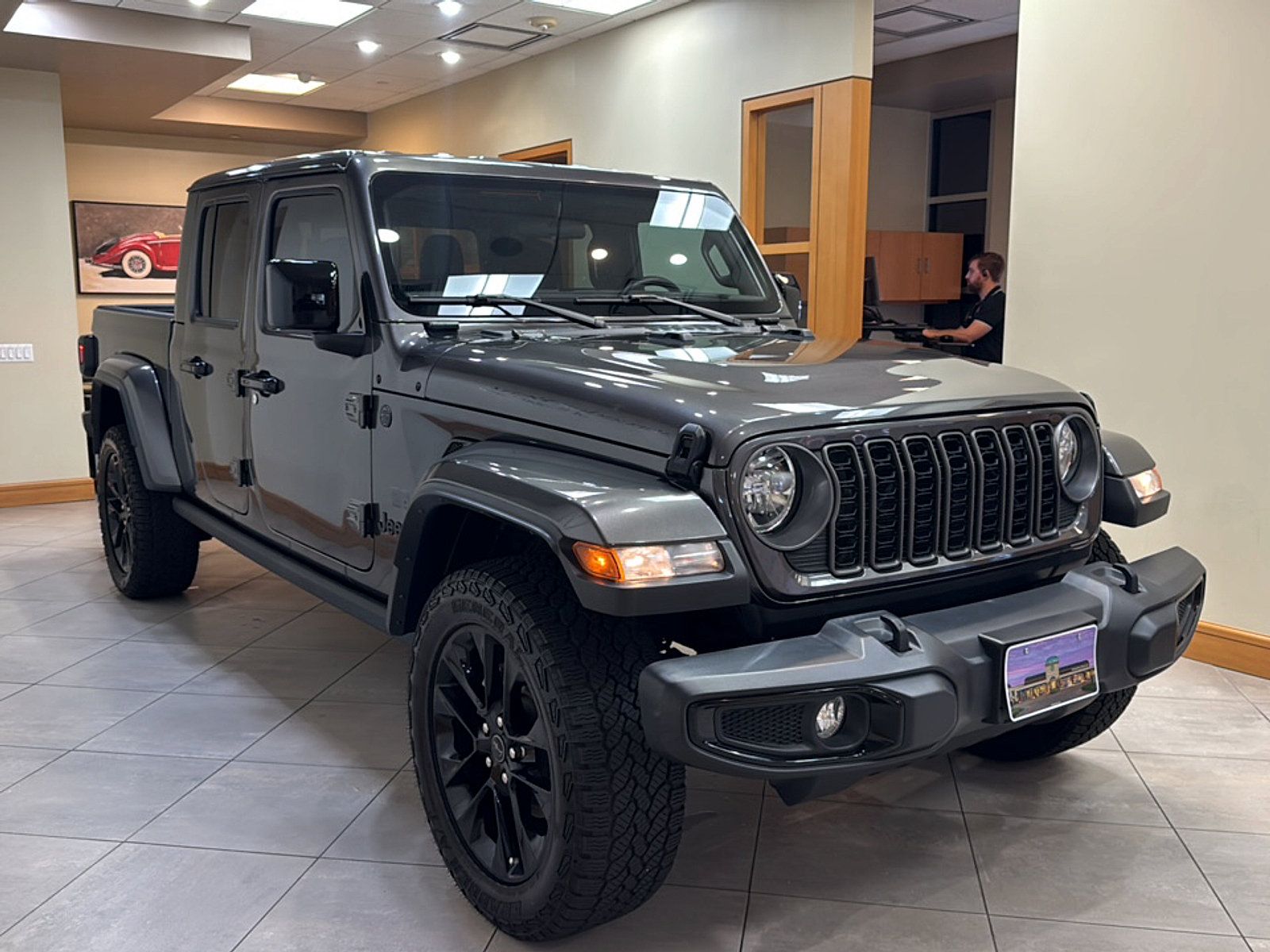 Used 2025 Jeep Gladiator Sport AWD/4WD image 2