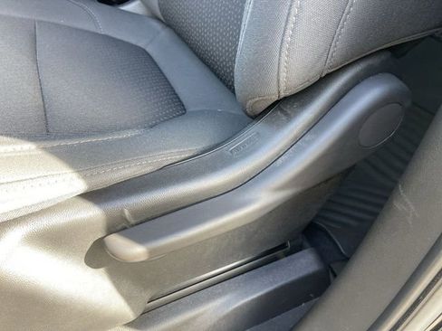 Used 2021 Chevrolet Silverado 1500 Custom image 12