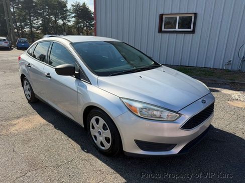 Used 2017 Ford Focus S image 3