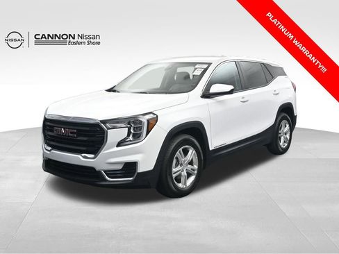 Used 2024 GMC Terrain SLE image 1