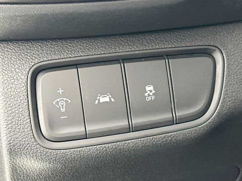 Used 2020 Hyundai Santa Fe SE image 10