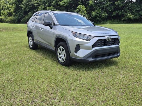 Used 2020 Toyota RAV4 LE FWD image 14