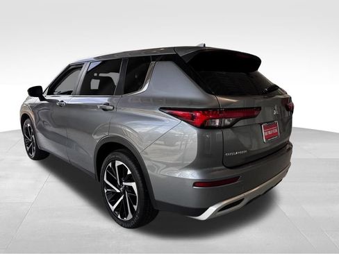 Used 2024 Mitsubishi Outlander SE AWD/4WD image 4