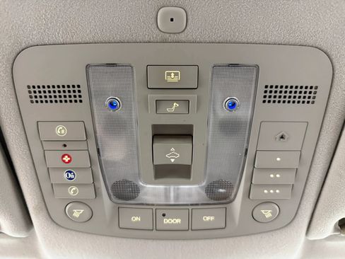 Used 2005 Acura RL AWD/4WD image 26