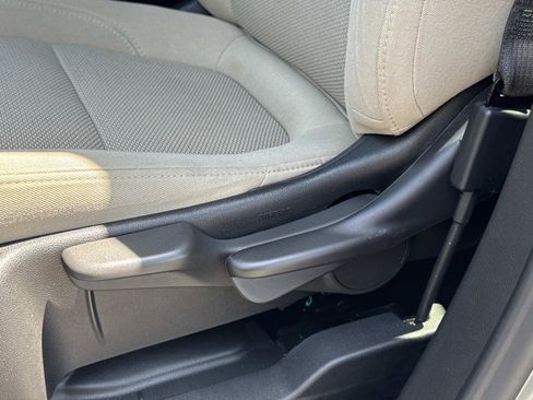 Used 2023 Chevrolet Traverse LS FWD image 22