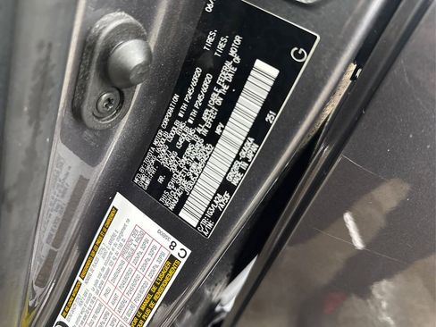 Used 2021 Toyota 4Runner Limited image 16