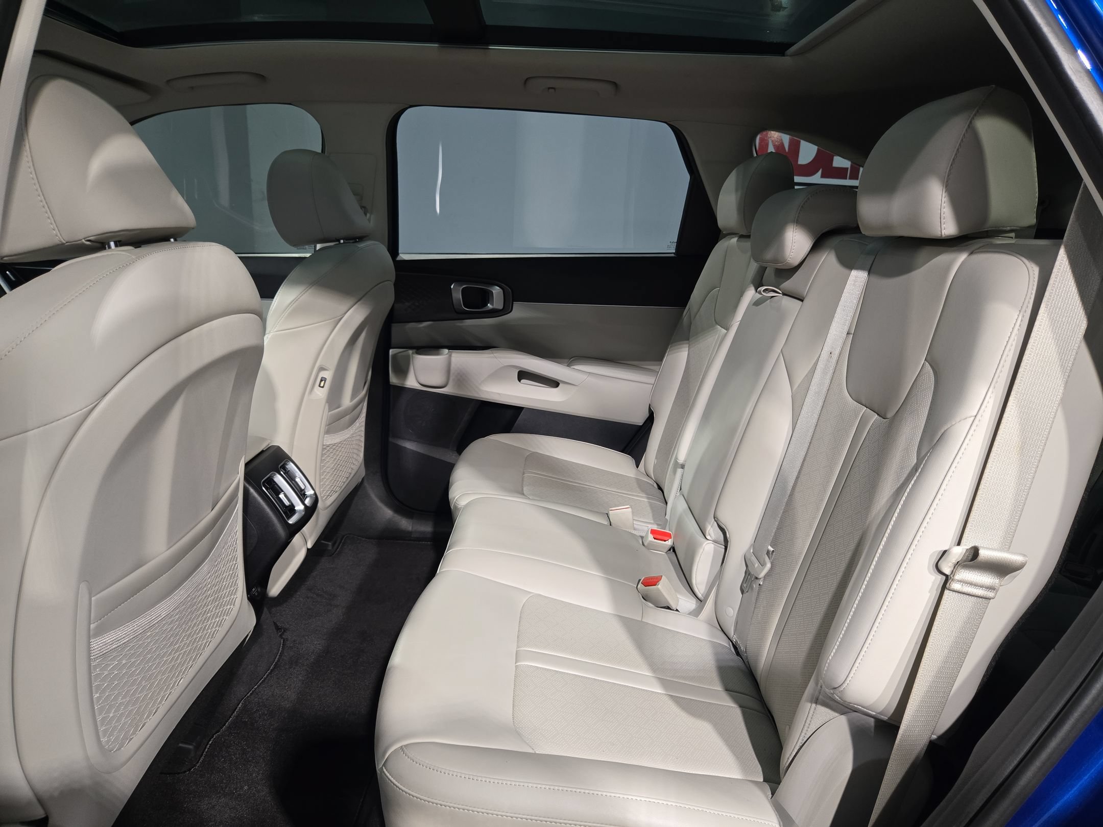 Used 2022 Kia Sorento S w/ Panoramic Sunroof Package FWD image 37