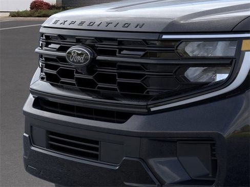 New 2026 Ford Expedition Platinum image 17