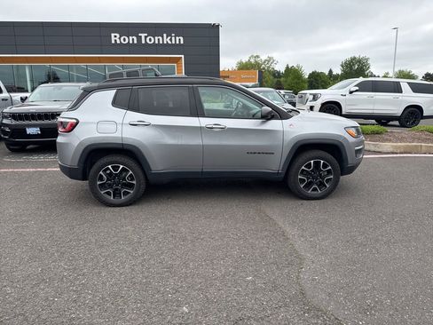 Used 2020 Jeep Compass Trailhawk AWD/4WD image 11