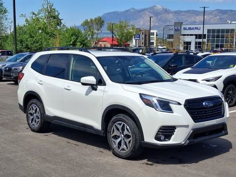 Used 2024 Subaru Forester Premium AWD/4WD image 1
